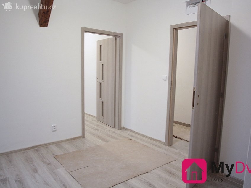 Pronájem bytu 1+1 34 m^2 Lahoferova, Dobšice 