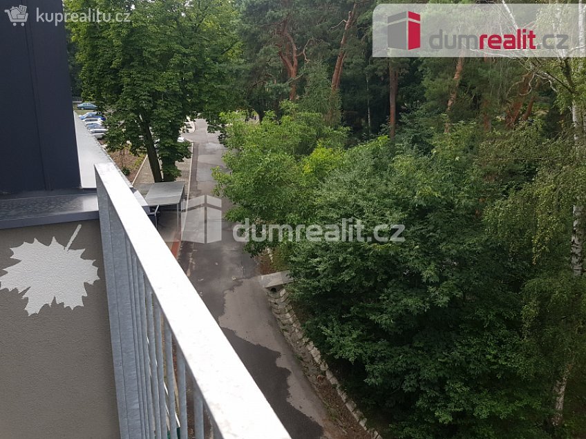 Pronájem bytu 2+kk 50 m^2 Zátopkova, Milovice 