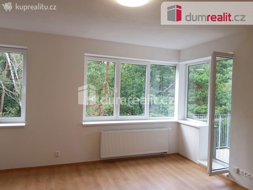 Pronájem bytu 2+kk 50 m^2 Zátopkova, Milovice 