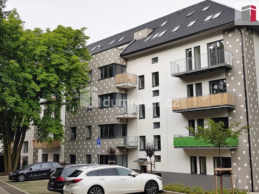 Pronájem bytu 2+kk 50 m^2 Zátopkova, Milovice 