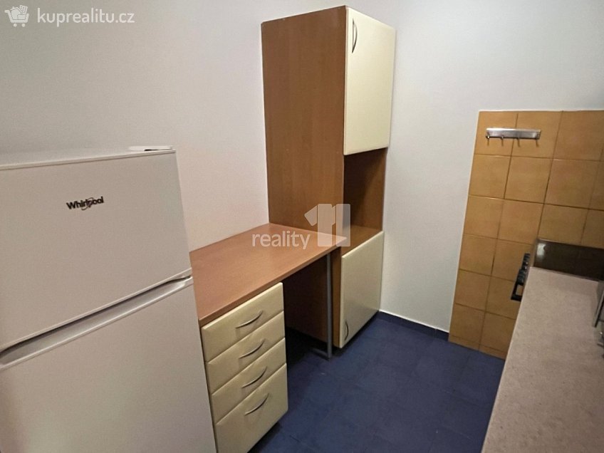 Pronájem bytu 2+kk 44 m^2 Roháčova, Praha 3 