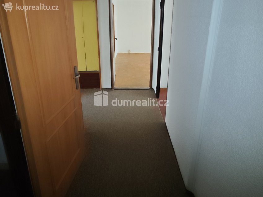 Pronájem bytu 2+1 58 m^2 Kladenská, Děčín 