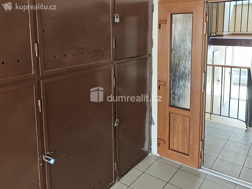 Pronájem bytu 2+1 58 m^2 Kladenská, Děčín 