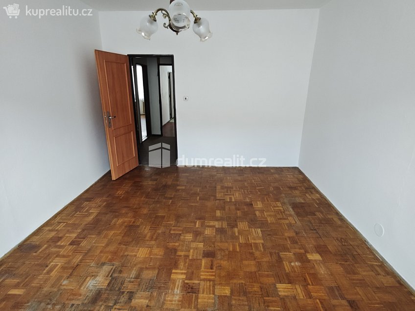 Pronájem bytu 2+1 58 m^2 Kladenská, Děčín 