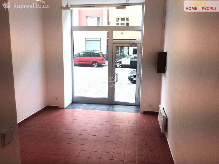Pronájem  obchodních prostor 32 m^2 Biskupcova, Praha 3 
