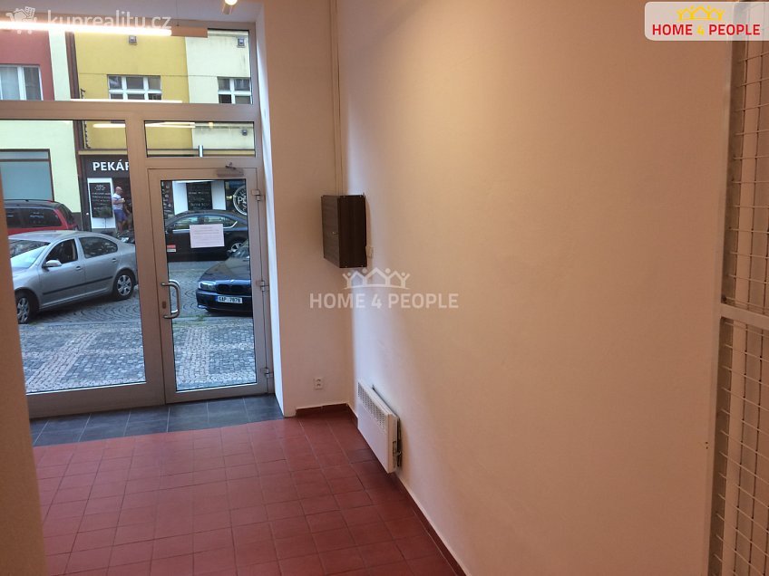Pronájem  obchodních prostor 32 m^2 Biskupcova, Praha 3 