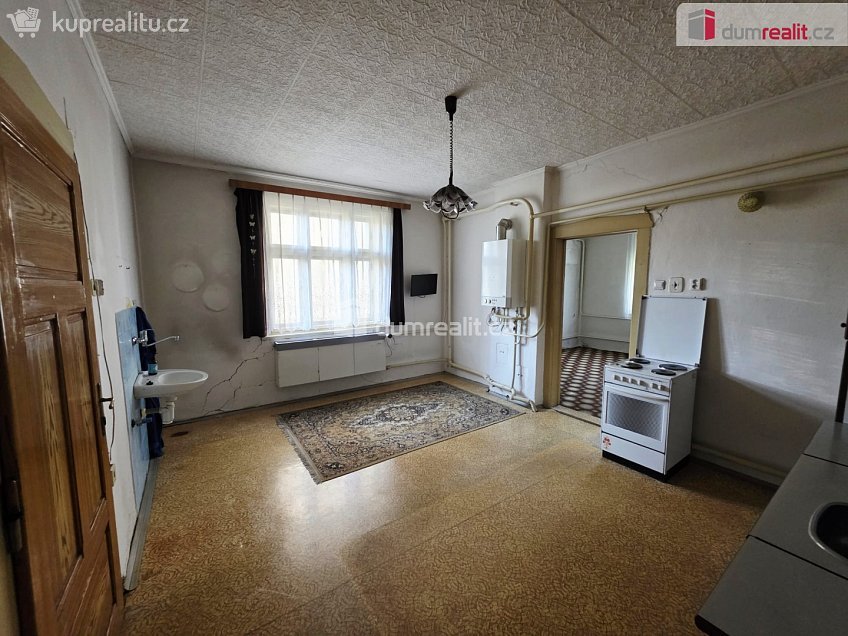 Prodej  rodinného domu 136 m^2 Dymokurská, Městec Králové 