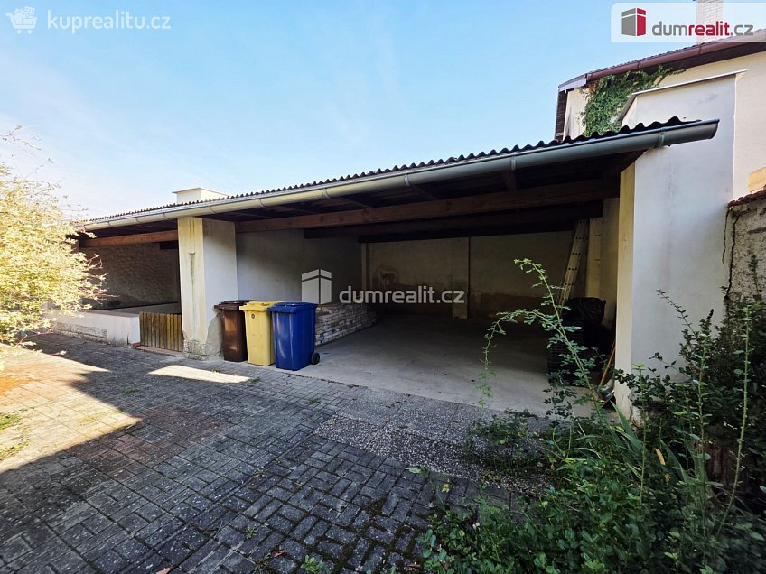 Prodej  rodinného domu 136 m^2 Dymokurská, Městec Králové 