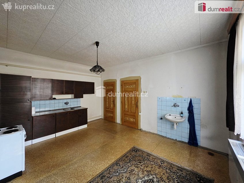 Prodej  rodinného domu 136 m^2 Dymokurská, Městec Králové 