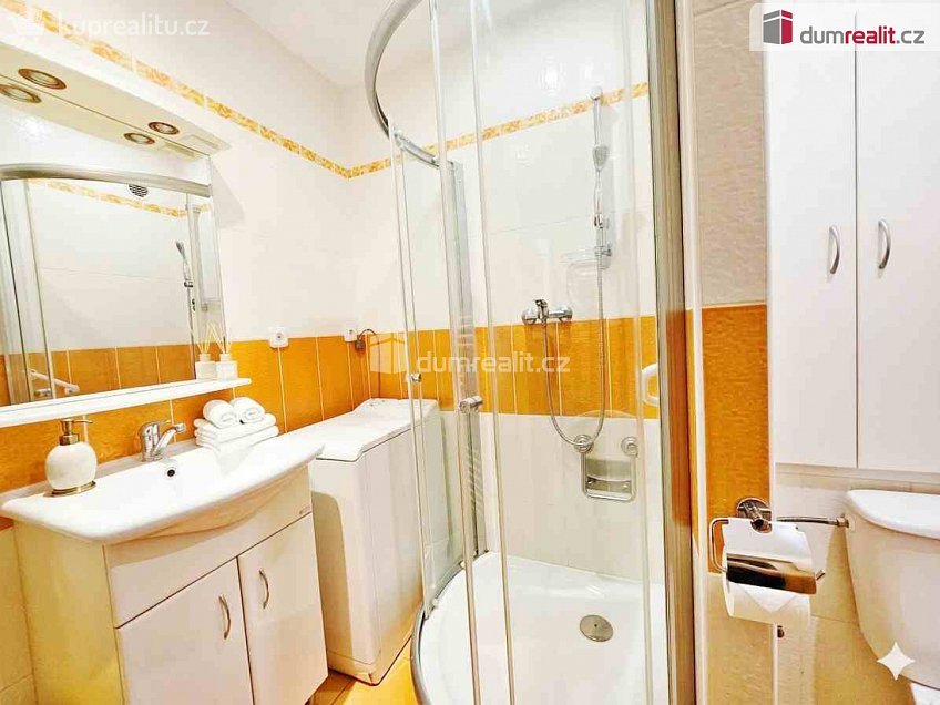 Pronájem bytu 2+1 52 m^2 Osvoboditelů, Lovosice 