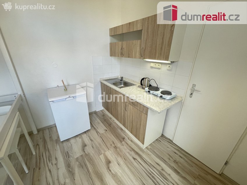 Pronájem bytu 1+kk 25 m^2 Svornosti, Praha 5 