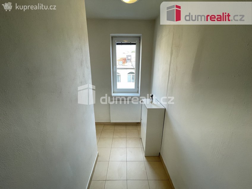 Pronájem bytu 1+kk 25 m^2 Svornosti, Praha 5 