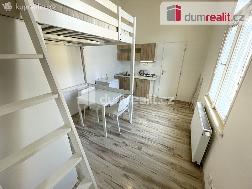 Pronájem bytu 1+kk 25 m^2 Svornosti, Praha 5 
