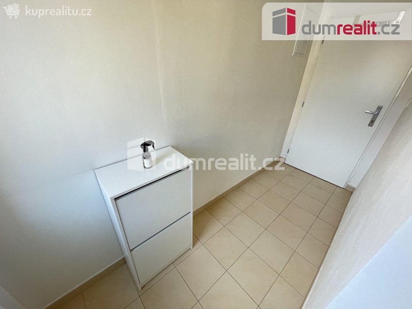 Pronájem bytu 1+kk 25 m^2 Svornosti, Praha 5 