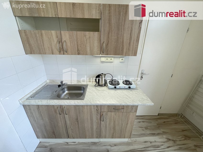 Pronájem bytu 1+kk 25 m^2 Svornosti, Praha 5 