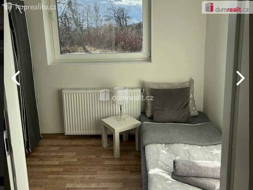 Pronájem bytu 1+kk 14 m^2 Podnikatelská, Praha-Běchovice 