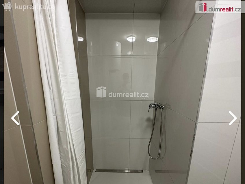 Pronájem bytu 1+kk 14 m^2 Podnikatelská, Praha-Běchovice 