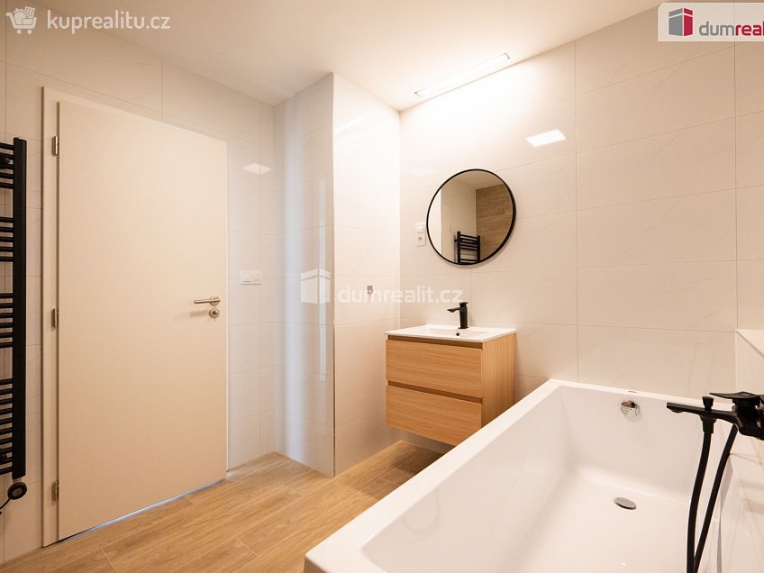 Pronájem bytu 2+kk 77 m^2 U Boru, České Budějovice 