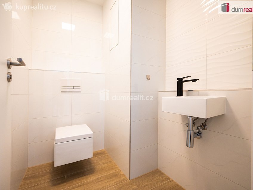 Pronájem bytu 2+kk 77 m^2 U Boru, České Budějovice 