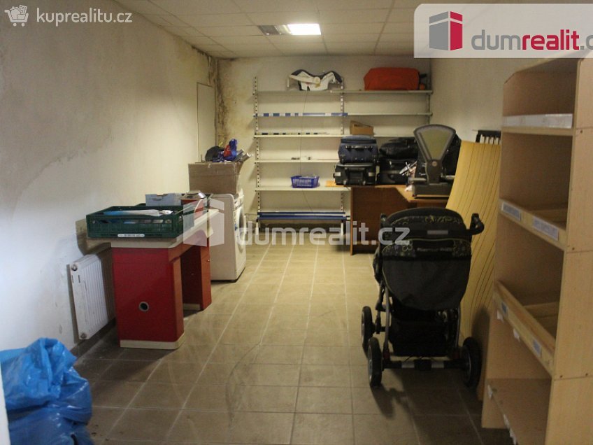 Pronájem  obchodních prostor 150 m^2 náměstí Republiky, Jáchymov 