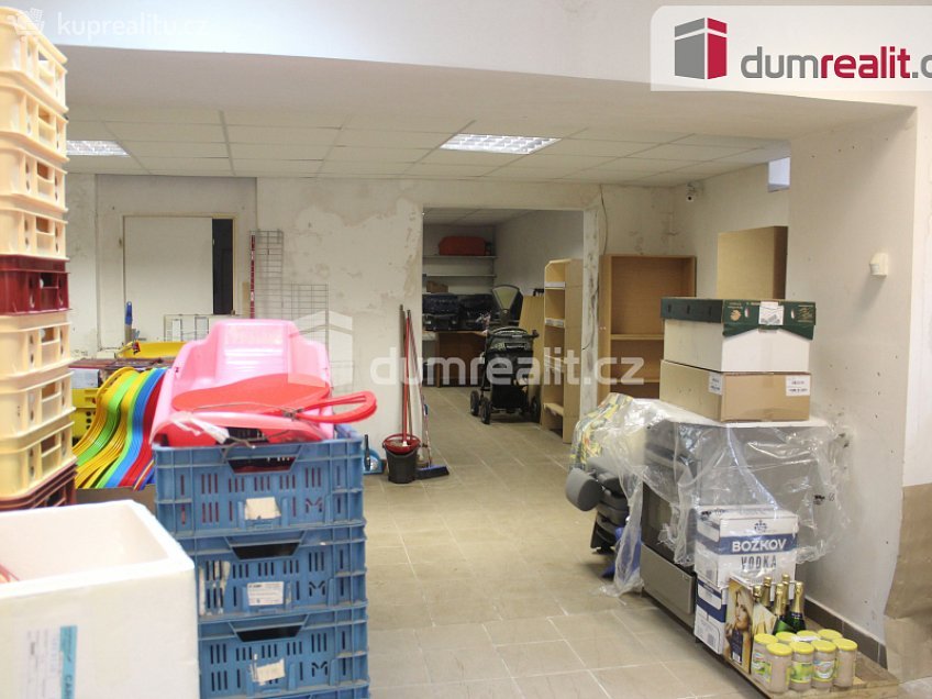 Pronájem  obchodních prostor 150 m^2 náměstí Republiky, Jáchymov 