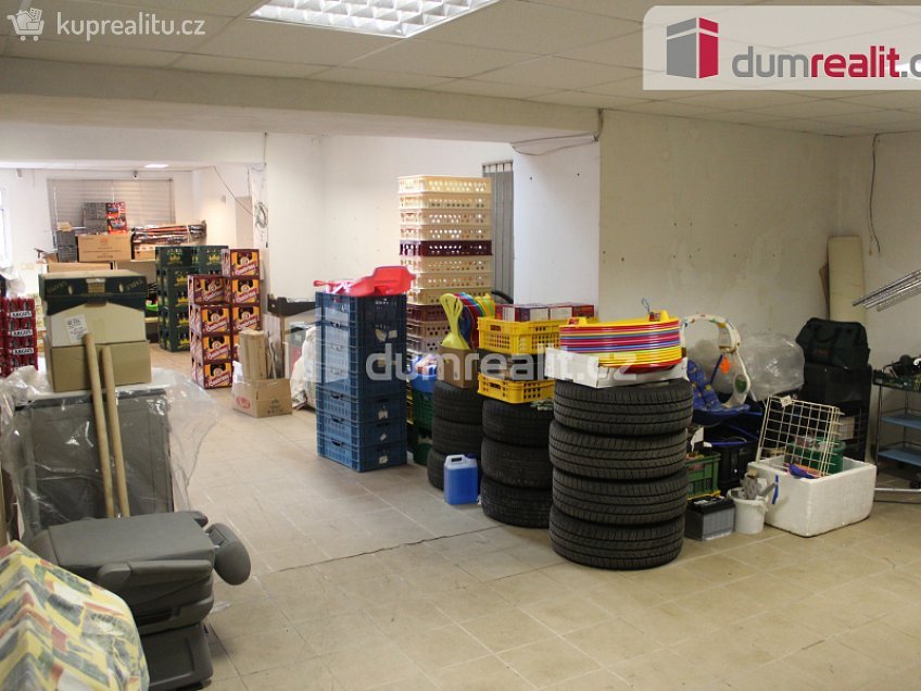 Pronájem  obchodních prostor 150 m^2 náměstí Republiky, Jáchymov 