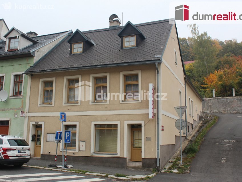 Pronájem  obchodních prostor 150 m^2 náměstí Republiky, Jáchymov 