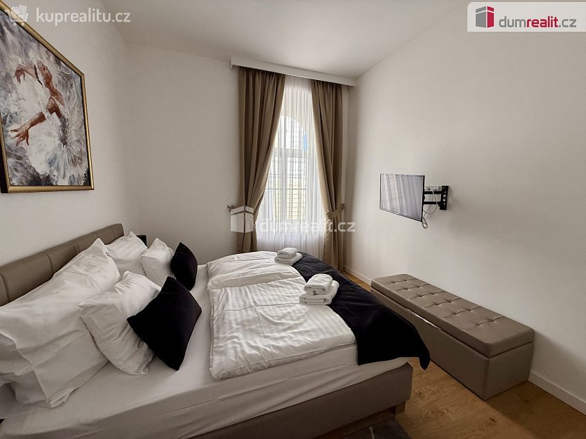 Pronájem bytu 2+kk 79 m^2 Masarykova, Mariánské Lázně 