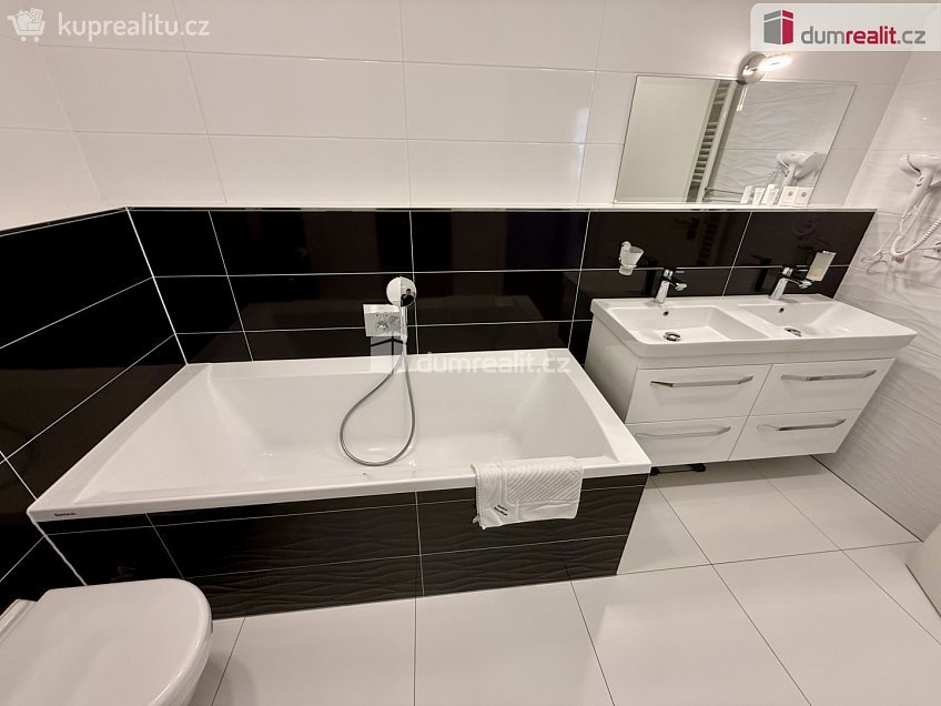 Pronájem bytu 2+kk 79 m^2 Masarykova, Mariánské Lázně 