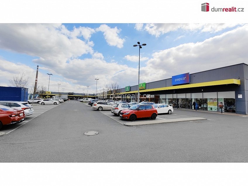 Pronájem bytu 1+kk 37 m^2 Hornoměcholupská, Praha 15 