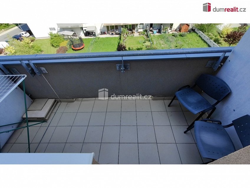 Pronájem bytu 1+kk 37 m^2 Hornoměcholupská, Praha 15 