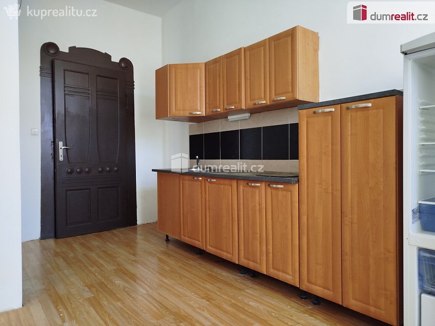 Pronájem bytu 1+1 37 m^2 Javorová, Karlovy Vary 