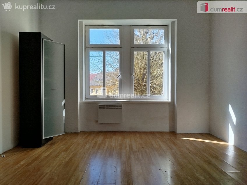 Pronájem bytu 1+1 37 m^2 Javorová, Karlovy Vary 