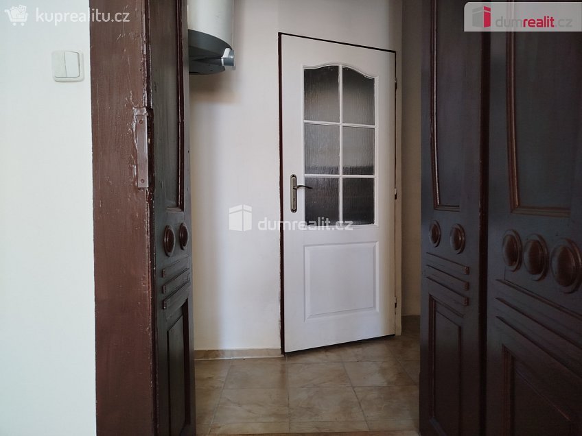 Pronájem bytu 1+1 37 m^2 Javorová, Karlovy Vary 