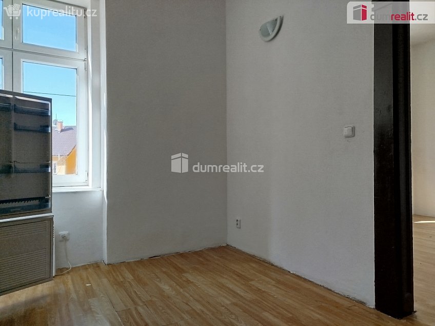 Pronájem bytu 1+1 37 m^2 Javorová, Karlovy Vary 