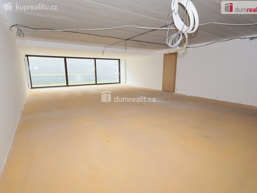 Prodej  rodinného domu 378 m^2 V Hrobech, Praha-Libuš 