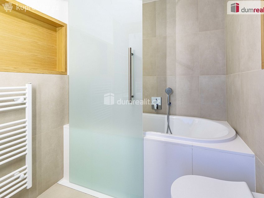 Prodej  rodinného domu 378 m^2 V Hrobech, Praha-Libuš 