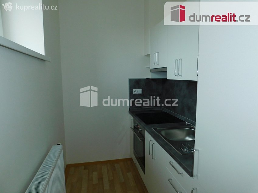 Pronájem bytu 1+1 40 m^2 Chářovská, Krnov 