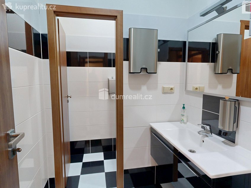 Pronájem  kanceláře 126 m^2 Masařská, Opava 