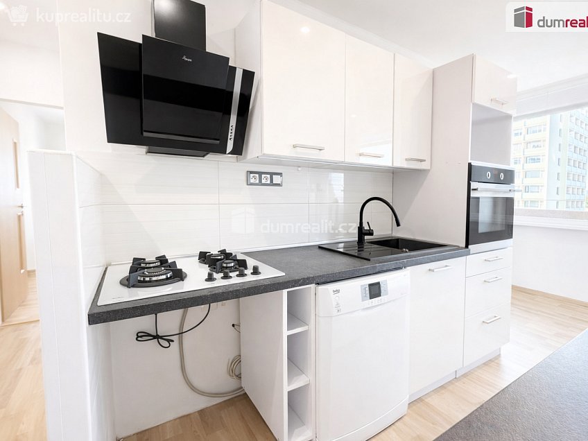 Pronájem bytu 3+1 72 m^2 Malátova, Ústí nad Labem 