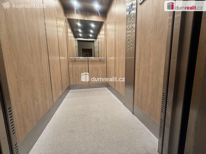 Pronájem bytu 3+1 72 m^2 Malátova, Ústí nad Labem 