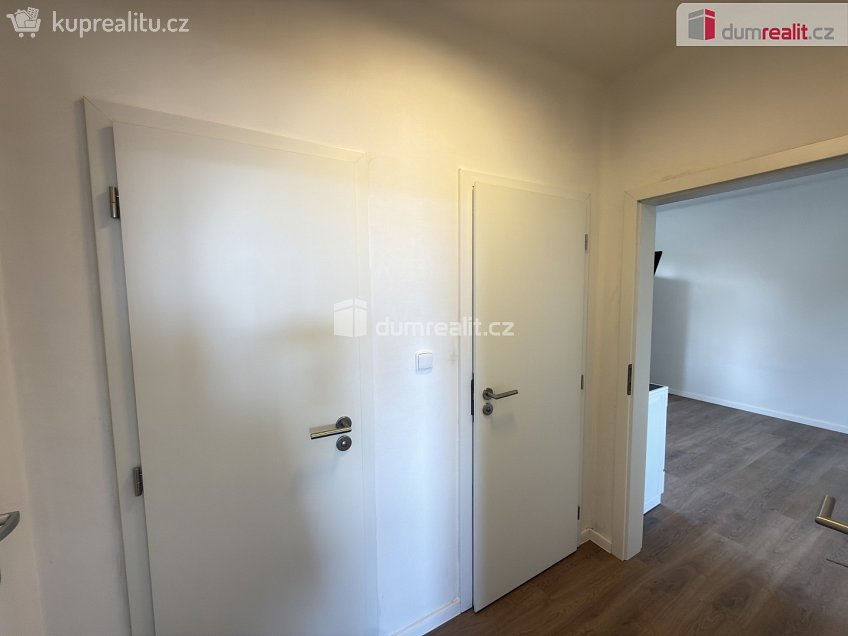 Pronájem bytu 2+1 61 m^2 Gočárova, Ústí nad Labem 