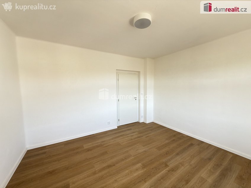 Pronájem bytu 2+1 61 m^2 Gočárova, Ústí nad Labem 