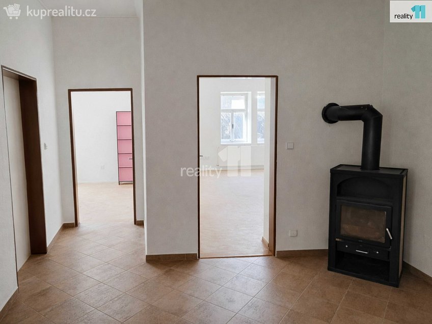 Pronájem  rodinného domu 208 m^2 Nová Paka, Nová Paka 