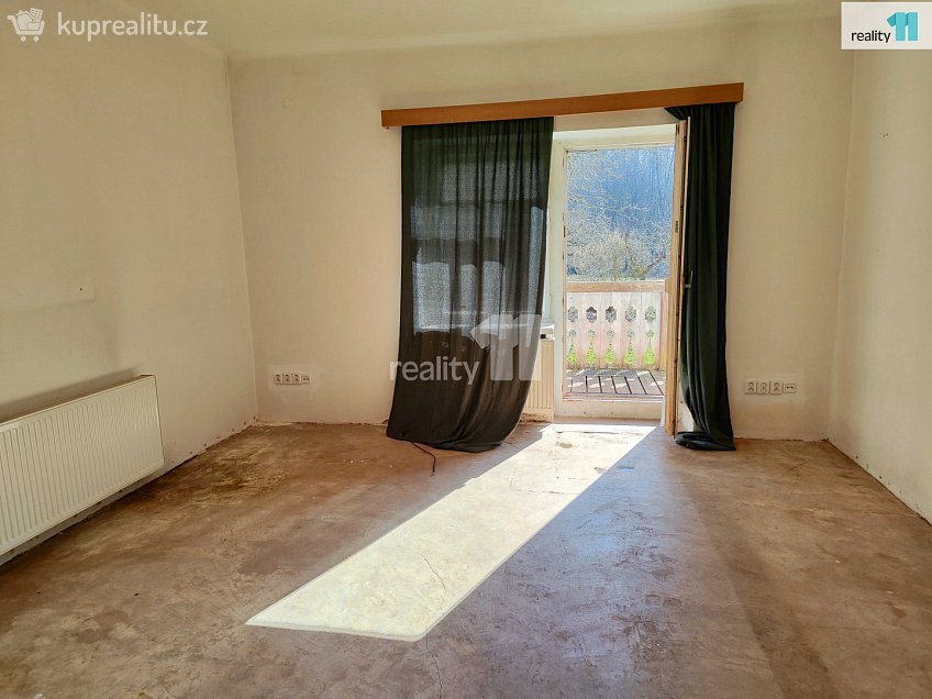 Pronájem  rodinného domu 208 m^2 Nová Paka, Nová Paka 