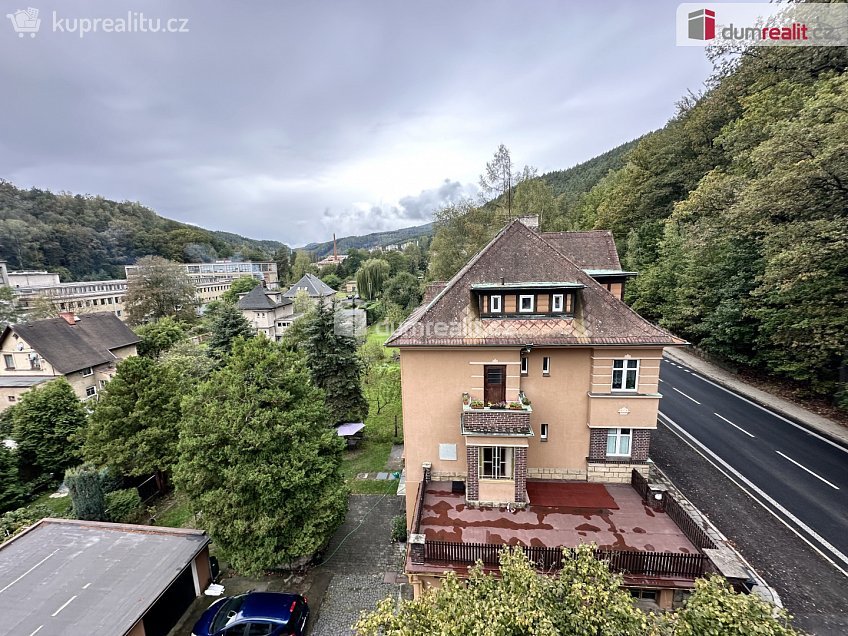 Pronájem bytu 2+1 64 m^2 Teplická, Děčín 