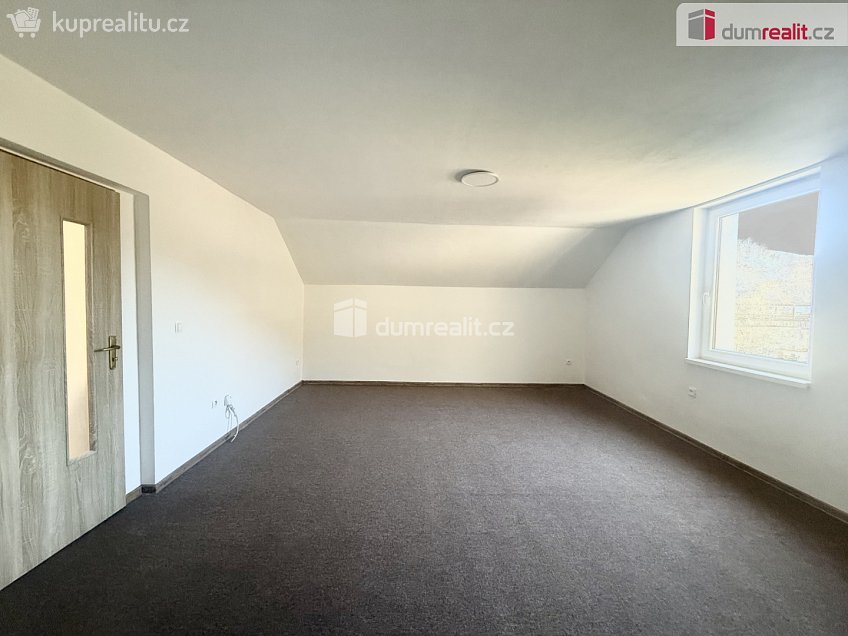 Pronájem bytu 2+1 64 m^2 Teplická, Děčín 