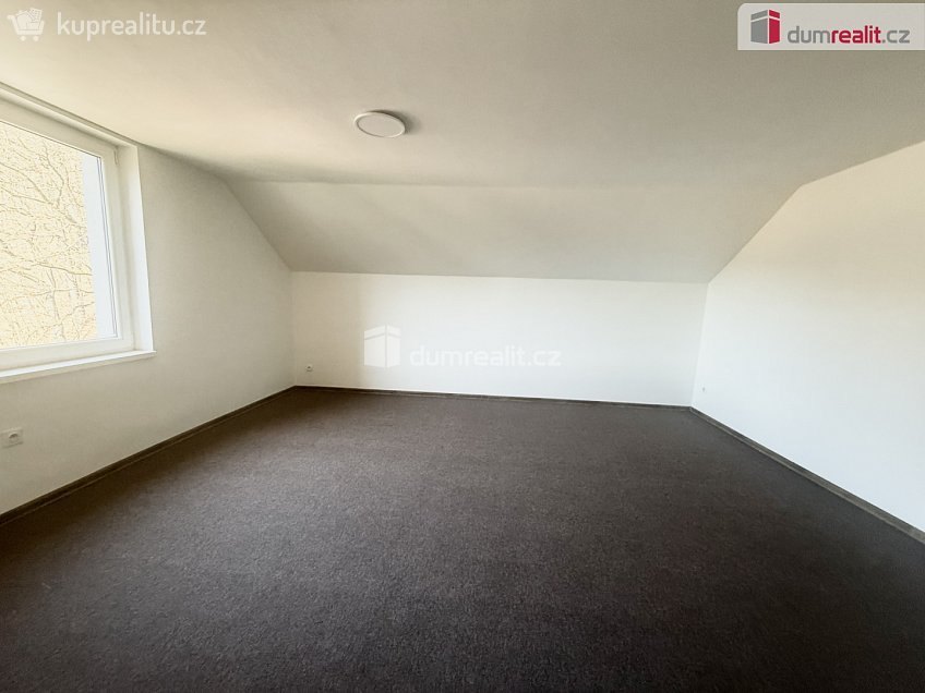 Pronájem bytu 2+1 64 m^2 Teplická, Děčín 