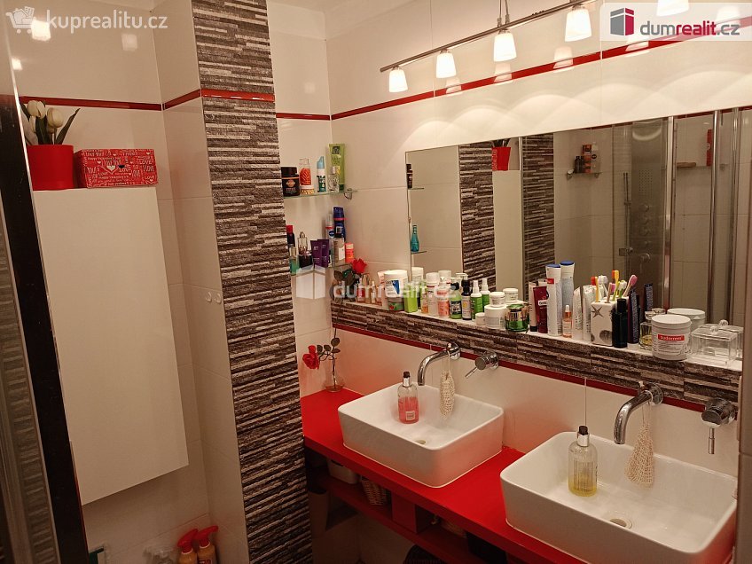 Prodej bytu 3+1 82 m^2 Poděbradova, Ostrava 