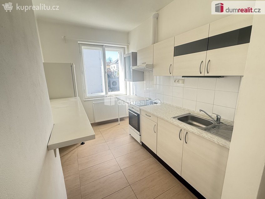 Pronájem bytu 2+1 60 m^2 Plánická, Praha 16 